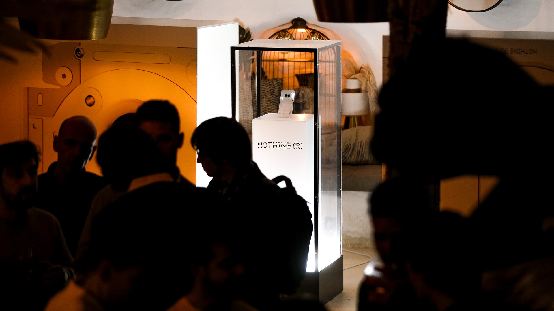 Vitrina de producto en el lanzamiento de NOTHING (R)